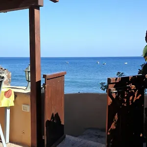 https://la-casita-de-la-playa-igueste.tenerifehoteles.net